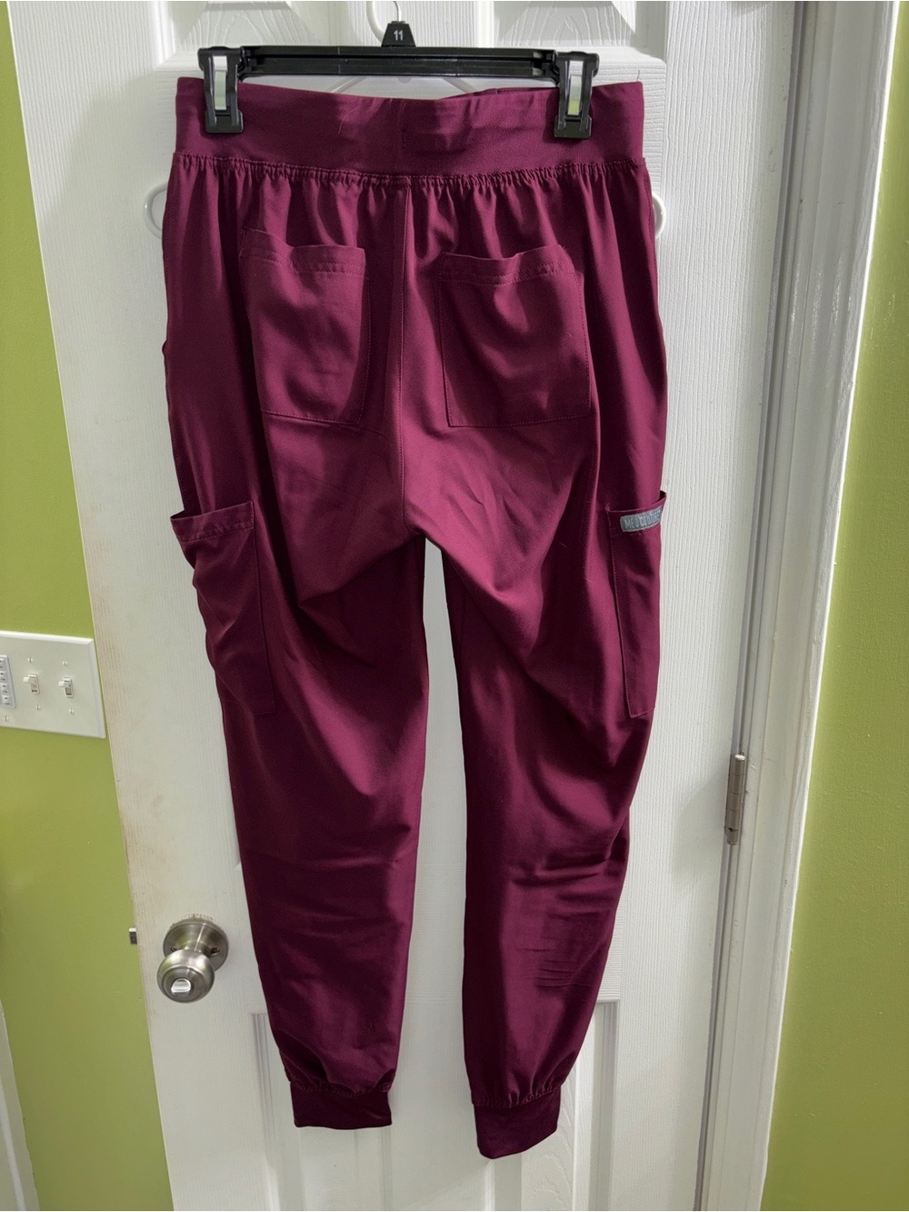 Insight Women's Scrub Set - Picture 4 of 4